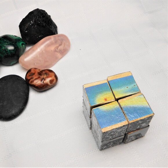 No. 2 Mini 10-sided puzzle with 8 collages pieces - Picture 4 of 5